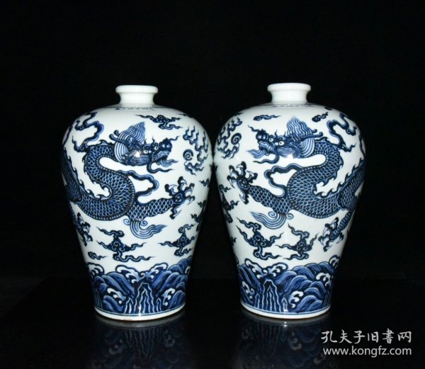 旧藏 明代宣德青花云龙纹梅瓶一对【30.5×20.5cm】