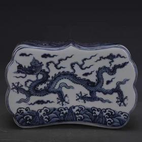 明青花手绘海水龙纹枕