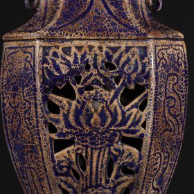 旧藏宋代柴窑宝石蓝釉镂空六方瓶高23cm.宽14cm