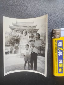老照片 带孙中山像的开封龙亭照片