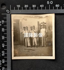民末国初校国巷农忙托儿所，有肥猪药广告