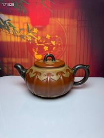 品名：宫灯
底款：徐汉棠
容量：约450cc
紫砂分类：原矿朱泥