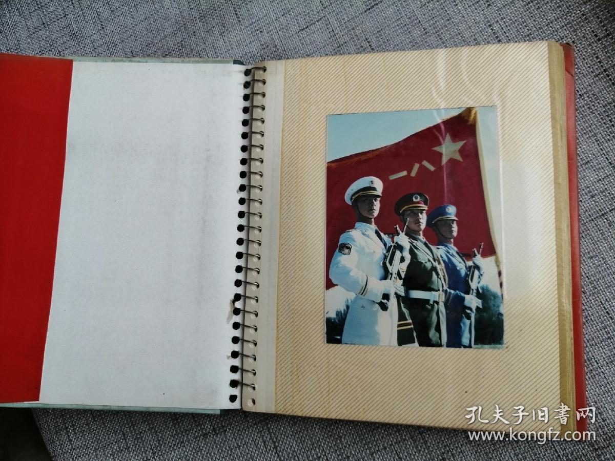 1999年中华人民共和国建国五十周年国庆首都阅兵纪念珍贵相册（12开精装相册，珍贵纪念品值得珍藏）40张彩色阅兵照片（八寸）