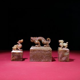 旧藏，高古和田玉瑞兽钮印一套，包浆厚重，尺寸12.5×11×11厘米，11.5×5.3×5.3厘米，重3728克