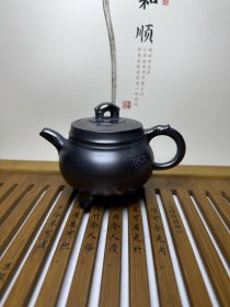 紫砂纳福壶