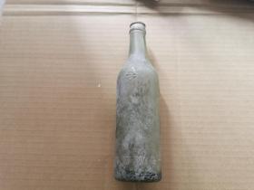 民国老玻璃瓶  台湾清凉饮料水统制组合 老品牌   保存完好品如图   底直径6.2厘米  高24厘米