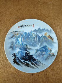 1987年手绘山水瓷盘，有款自查，30