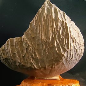 新疆吐鲁番鄯善地区戈壁滩特有石种—碳质金刚风凌陨石（疑似铜陨 微磁）重量：5公斤 观赏性极高