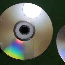 韩宝仪 VCD  两碟  裸盘