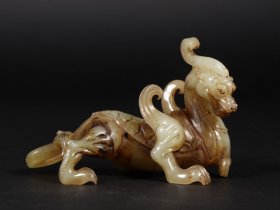 高古玉瑞兽摆件