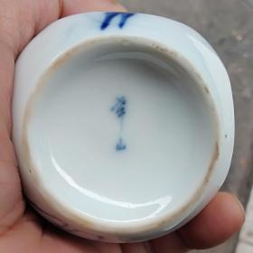 老瓷青花瓷，画梅花方瓶，细腻润泽收藏瓷