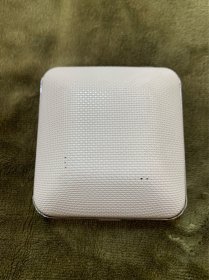 【海外回流  vintage中古】回流中古首饰盒  小年份  很实用  细节可见   内里带金色字母   仔细看好图片，尺寸如图，有瑕疵，介意勿拍，谨慎下单！出售不退！偏远地区邮费联系客服另算！