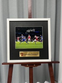 特罗萨德亲笔签名十寸裱框大照片 阿森纳球星