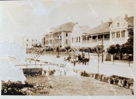 【青岛旧影】抗战时期 青岛太平路亨利样子酒店等建筑 原版老照片一枚