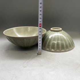 龙泉窑碗一对