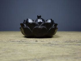 旧藏檀木精工镂空雕刻 莲花香炉 收藏佳品