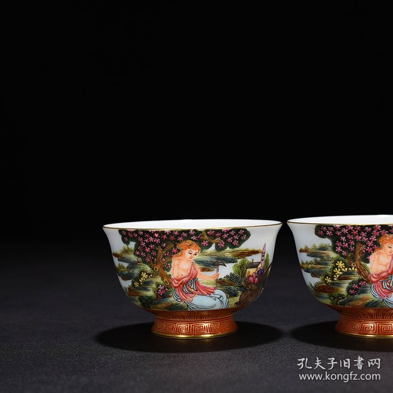 清乾隆珐琅彩西洋人物纹杯2 5×8厘米