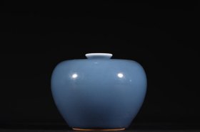 旧藏清代康熙蓝釉苹果尊