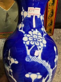 80年代左右，26厘米青花冰梅凤尾瓶一只y