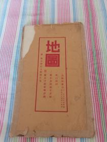 民国三十六年“庐山老地图一套附庐山历史文物图片集”，江西省文献委员会制图，王劲绘，吴宗慈审定。分别为“鸟瞰的庐山、庐山道路地名详图、庐山总图、庐山中部形势图”，鸟瞰图背附“行政院在庐林拟建办公公署总地盘图”。图片集中有“林森、蔡子民、李协和遗墨函稿、蒋介石肖像，舍利山铁塔、归宗寺宗鉴堂法书，李北海东林寺碑、乾隆御赐织锦袈裟，赵孟頫妙法莲华经，栖贤寺罗汉图，等等图片。珍贵的九江庐山文物档案文献，如图