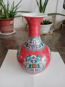 漂亮的一个工艺精湛超轻超薄瓷花瓶