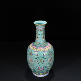 清乾隆松石绿地轧道粉彩花卉纹瓶 37*15厘米