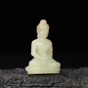 旧藏 和田玉佛，玉质细腻油润，包浆老道，尺寸 长 3.9厘米，宽 2.3厘米，高 5.8厘米，重 45.3克