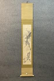 古笔梅花图，清代，【海仙】 
1785 - 1862（78岁。名嬴，亦 作瀛、王嬴.字巨海,号百谷、百谷山人、杨柳芙蓉园，通 称良平，并致力 研究中国明代古画与画论,笔下兼工花鸟、人物、兽鱼， 尤长于水墨画