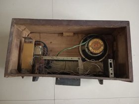 老收音机木箱盒 带喇叭没有线路板和背板 摆件道具收藏配件 40×20×6/4