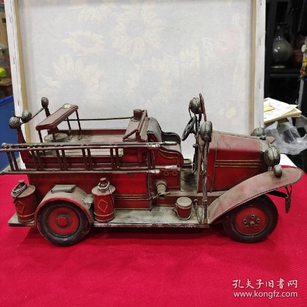 铁皮玩具消防车模型