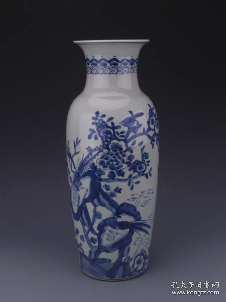 清青花手绘花鸟纹冬瓜瓶一对