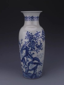 清青花手绘花鸟纹冬瓜瓶一对