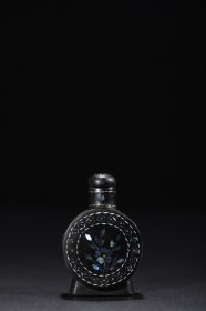 螺钿漆器鼻烟壶 高60mm 宽40mm 厚19mm 重15克