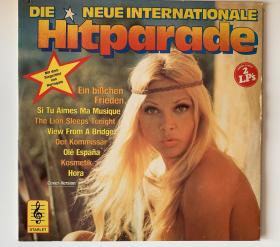 黑胶唱片，西德版。上世纪七十年代流行歌曲。（共2张）