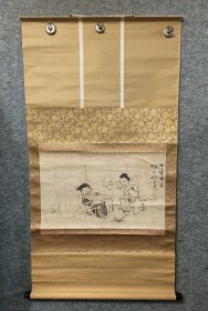 酒中的大黑天尊与惠比须尊 深川家的水墨画  日本名家的回流古画轴挂轴  真实手绘品   纸本裬裱 木轴全，纵115Cm横63Cm。 大黑天托了大酒盘 惠比须在敬酒 ，大黑天在推让，似已不胜酒力，乐融融中，开心中。那刻财袋钓竿都放下了，放下了曾经放不下的东西，快乐说简单也简单，放下吧。 编号(F266)