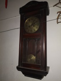 清末德国吻啫士洋行大四根响柱大挂钟，如图不包走，按配件卖的83厘米的，历史收藏品