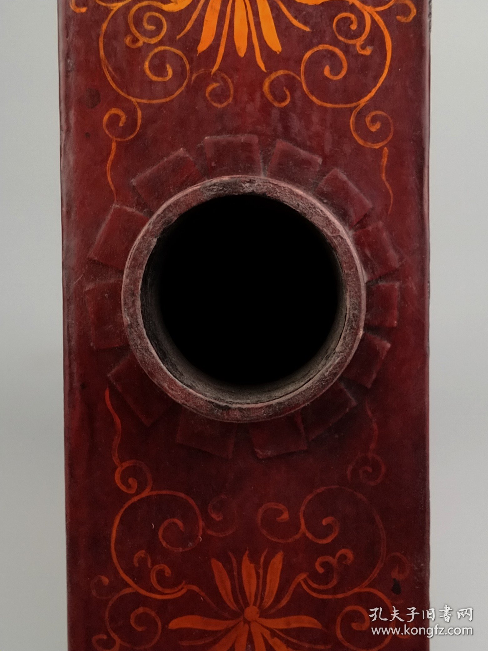 旧藏 【茶食罐】 大漆人物描金，牛皮包边，全品完整，尺寸如图！