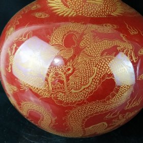 大清康熙郎红釉描金龙凤呈祥天球瓶一对