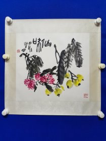 韩青（艺名阿青），北京人，1956年3月出生。中国美协会员，中国画研究会会员。其大写意花鸟画陈列于《荣宝斋》、《雪芹书画社》等多家著名画店。并有多幅花鸟画被宾馆、饭店收藏、陈列。作者在研习大写意花鸟画的同时，努力探求中国画之“诗、书、画、印”完美地结合。用心去创造，借大自然之灵气再现作者内心深处一种强烈震撼和无与伦比的美之享受。韩青（艺名阿青） 国画一幅（精品）尺寸42——————46厘米