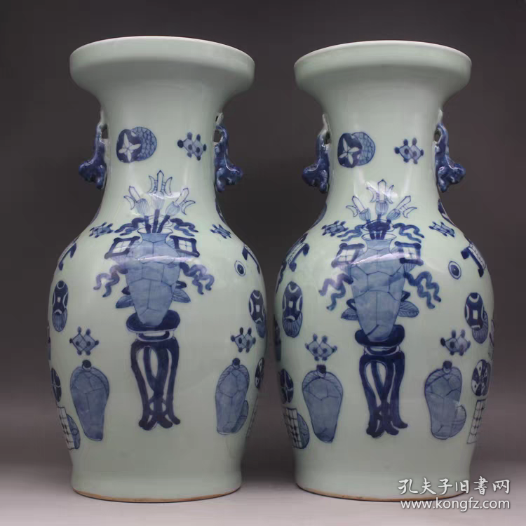 点击查看原图 清青花博古纹双耳瓶一对