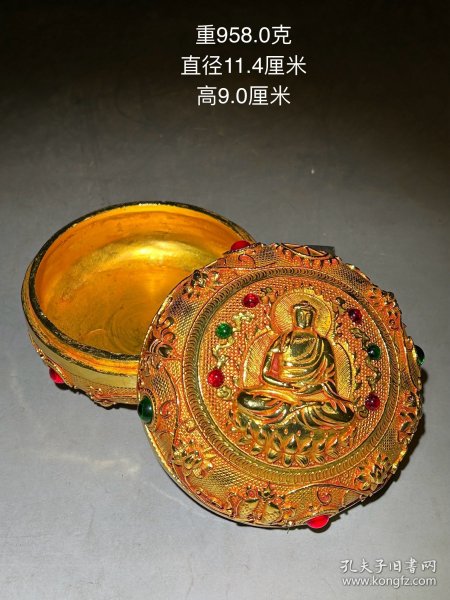 旧藏，银鎏金缠枝莲莲花观音盖罐一只。镶嵌宝石。