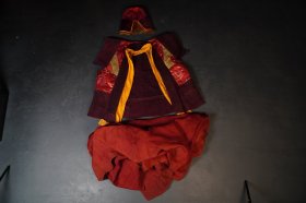 全套清代藏传僧袍服装 藏族衣服，三件套，帽子僧跑和外套。