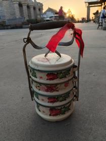 搪瓷食盒，全品，红色收藏