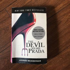 The Devil Wears Prada 【时尚女魔头】（英文版）