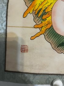 张克强，天津杨柳青人，1956年10月24日出生，毕业于天津师范美术专业，现为中国工艺美术学会会员，全国工艺美术行业理事会常务理事，天津工艺美术学会副会长，杨柳青年画专业委员会会长 26×36