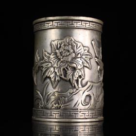 纯铜鎏银笔筒一个
重867克  高14厘米  直径10.5厘米