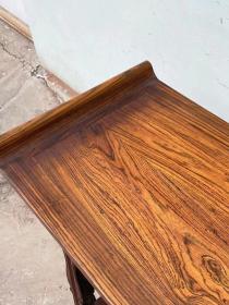 民国苏作大户人家用的.做工非常精美漂亮的(黄花梨)明式剑腿双面工下披灰条案一个.做工精湛.包浆自然温润.用料上乘.整体美观高雅.榫卯结构入手即用 运费自理