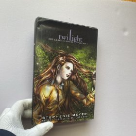 Twilight: The Graphic Novel (Volume 1) (暮光之城-漫画)32开 精装【书口有污渍 看图】
