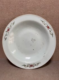 晚清民国 花盆底托 直径 27cm。 刻字，浅皮，其余品相完好。