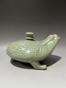 龙泉三足金蟾水滴